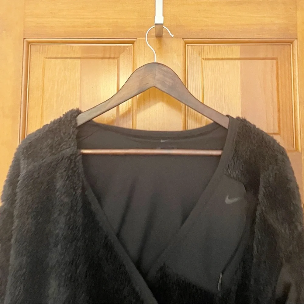 Nike Black Sherpa Training Wrap Jacket Top Womens Size Small‎ Black Long Sleeve